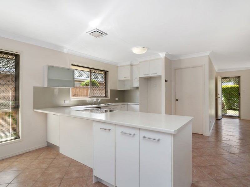 10 Jempal Court, Tanah Merah QLD 4128