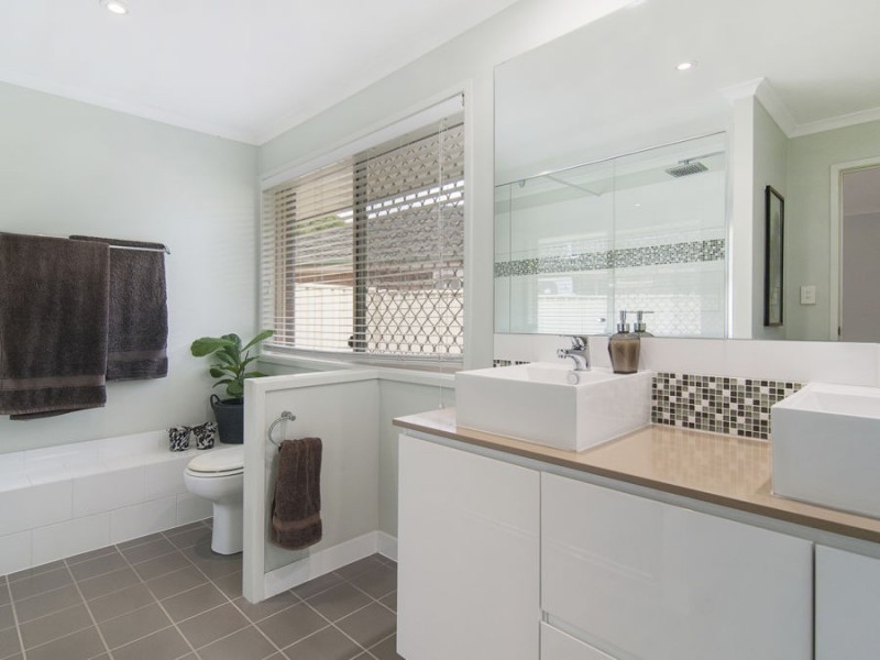 4 Viscosa Court, Cornubia QLD 4130
