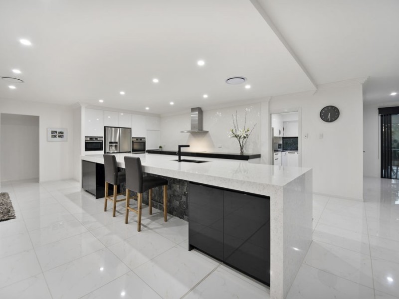 17 Gyles Crt, Cornubia QLD 4130