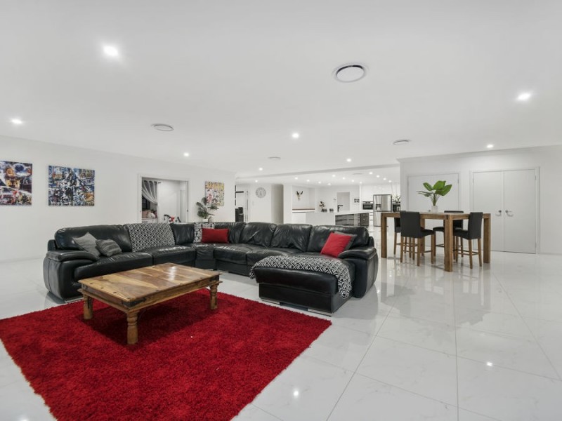 17 Gyles Crt, Cornubia QLD 4130