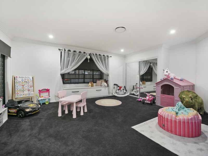 17 Gyles Crt, Cornubia QLD 4130