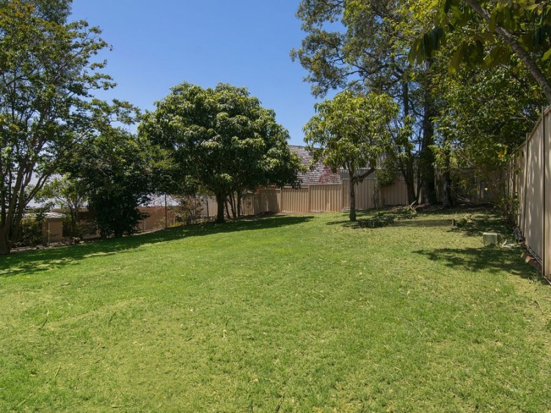 4 Abang Avenue, Tanah Merah QLD 4128