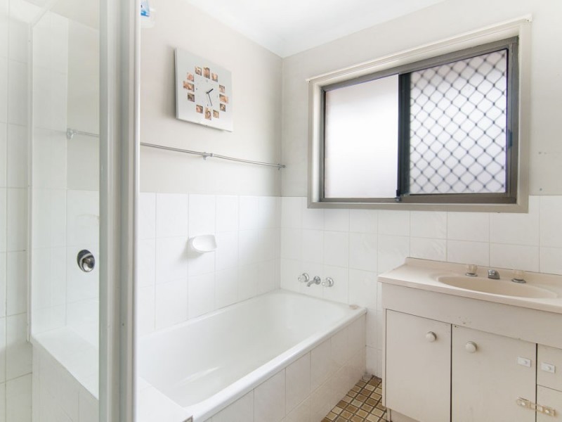 18 Willoughby Crescent, Springwood QLD 4127