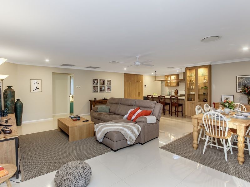 26 Azalea Avenue, Daisy Hill QLD 4127