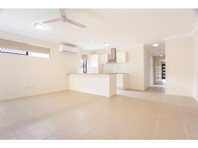 1/11 Laloki Street, Camira QLD 4300