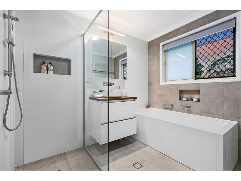 6 Labrador Court, Shailer Park QLD 4128