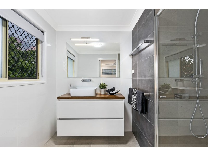 6 Labrador Court, Shailer Park QLD 4128