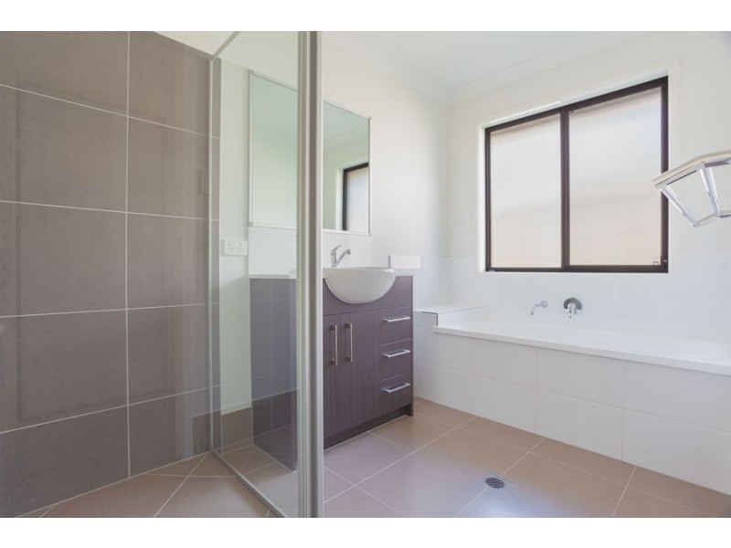 1 Lindsay Lane, Pimpama QLD 4209