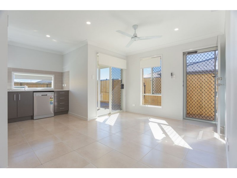 2/11 Splendour Circuit, Yarrabilba QLD 4207