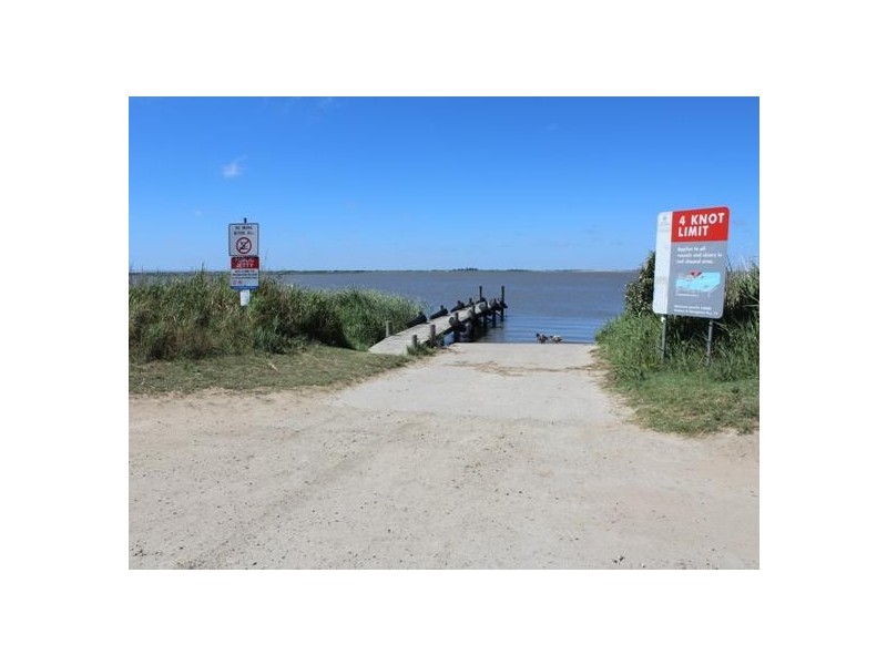 48 Sidney Parade, Hindmarsh Island SA 5214