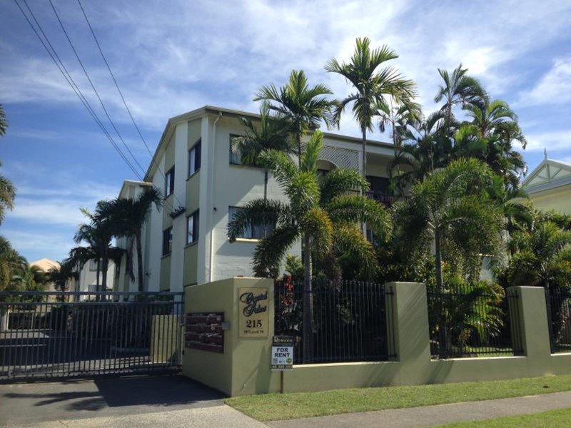 5/215 McLeod Street, Cairns North QLD 4870