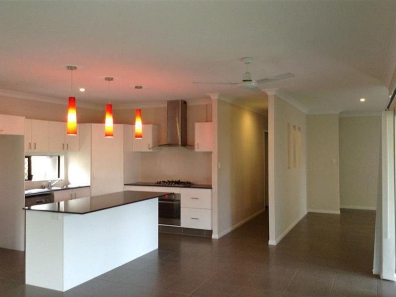 16 Raffles Avenue, Redlynch QLD 4870