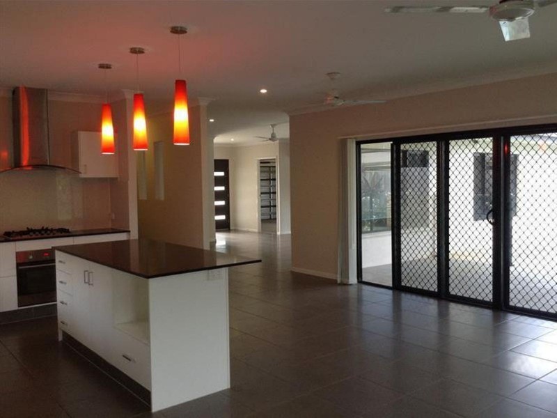 16 Raffles Avenue, Redlynch QLD 4870