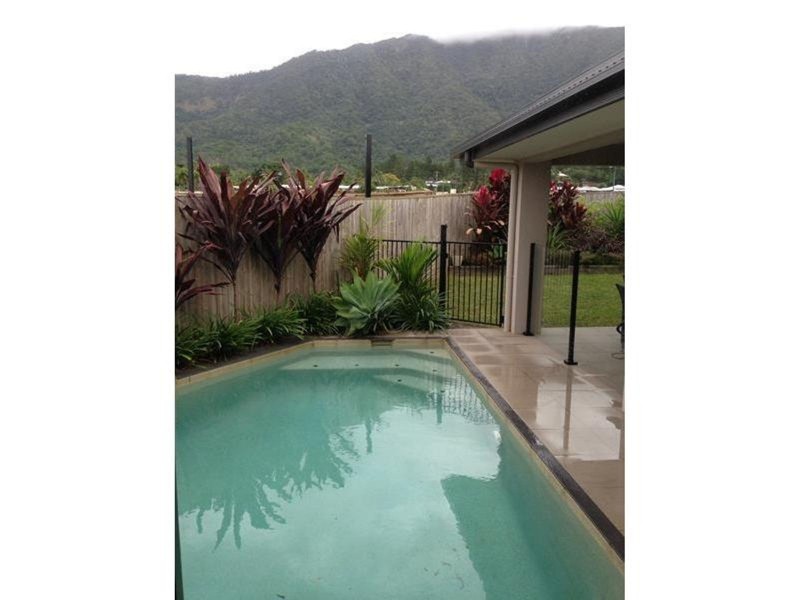 16 Raffles Avenue, Redlynch QLD 4870