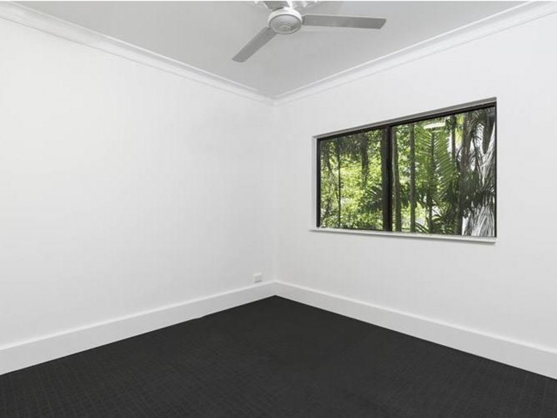 9/21-25 Cedar Close, Palm Cove QLD 4879