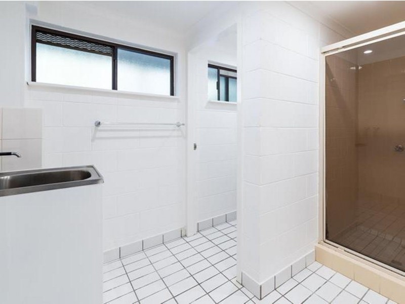 9/21-25 Cedar Close, Palm Cove QLD 4879