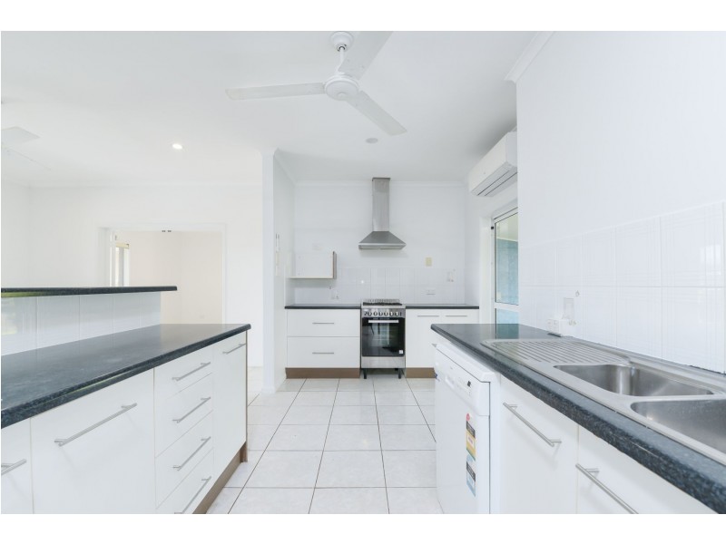 27 Carnation Drive, Mooroobool QLD 4870