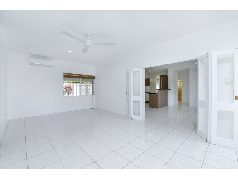 27 Carnation Drive, Mooroobool QLD 4870