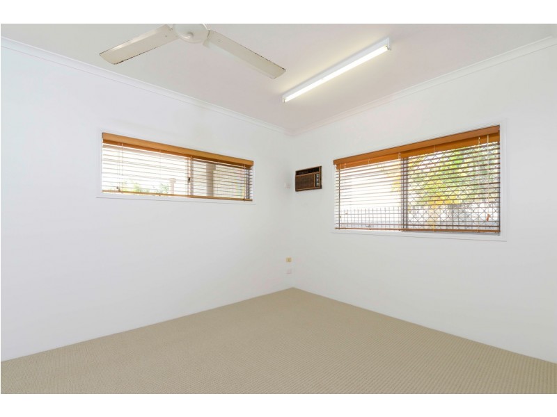 27 Carnation Drive, Mooroobool QLD 4870