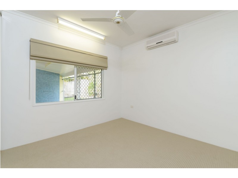 27 Carnation Drive, Mooroobool QLD 4870