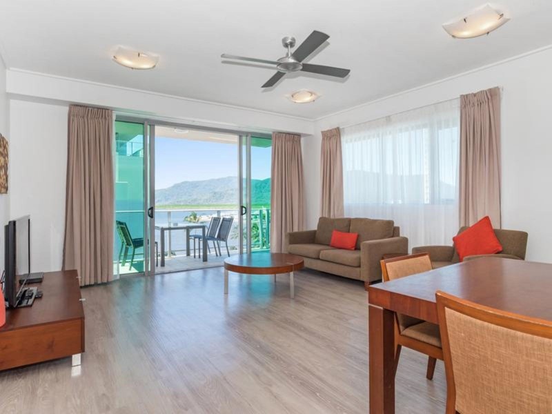 2 Aplin Street, Cairns City QLD 4870