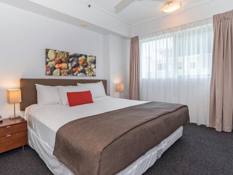 2 Aplin Street, Cairns City QLD 4870