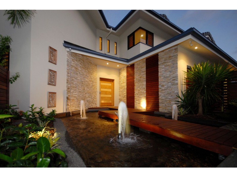 8 The Peak Road, Brinsmead QLD 4870