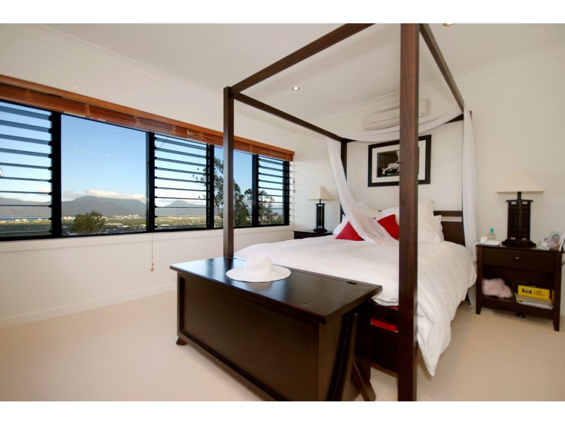 8 The Peak Road, Brinsmead QLD 4870