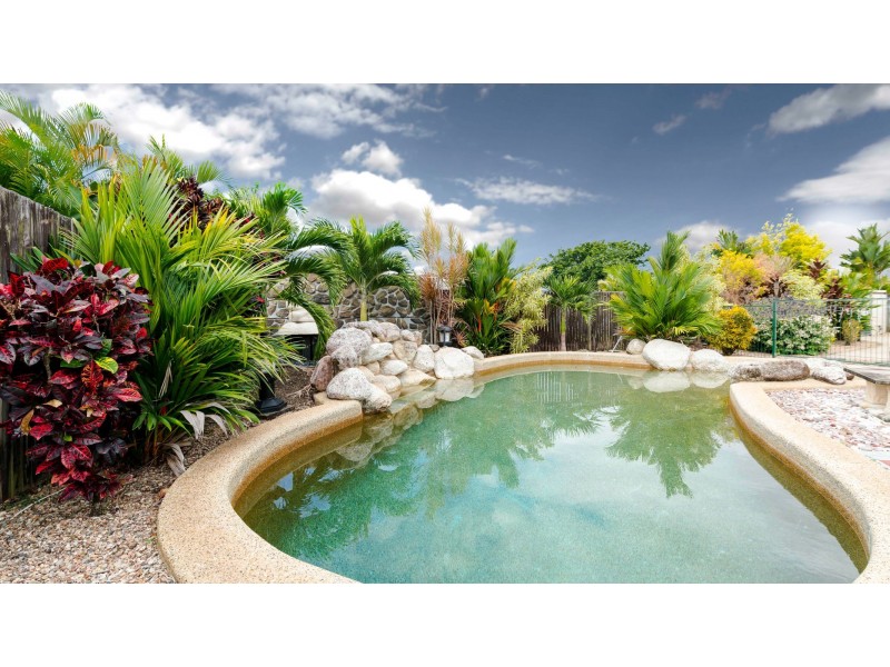 27 Carnation Drive, Mooroobool QLD 4870