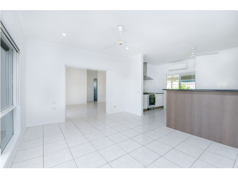 27 Carnation Drive, Mooroobool QLD 4870