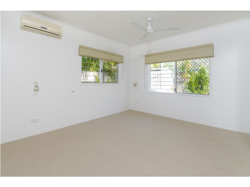 27 Carnation Drive, Mooroobool QLD 4870