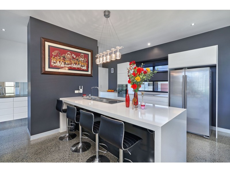 7-9 The Peak Road, Brinsmead QLD 4870