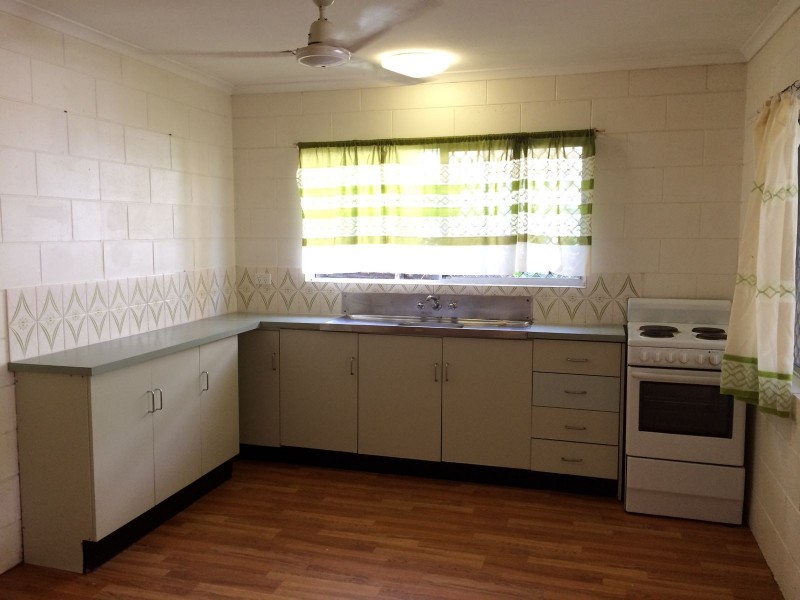 2/104 Mayers Street, Manunda QLD 4870