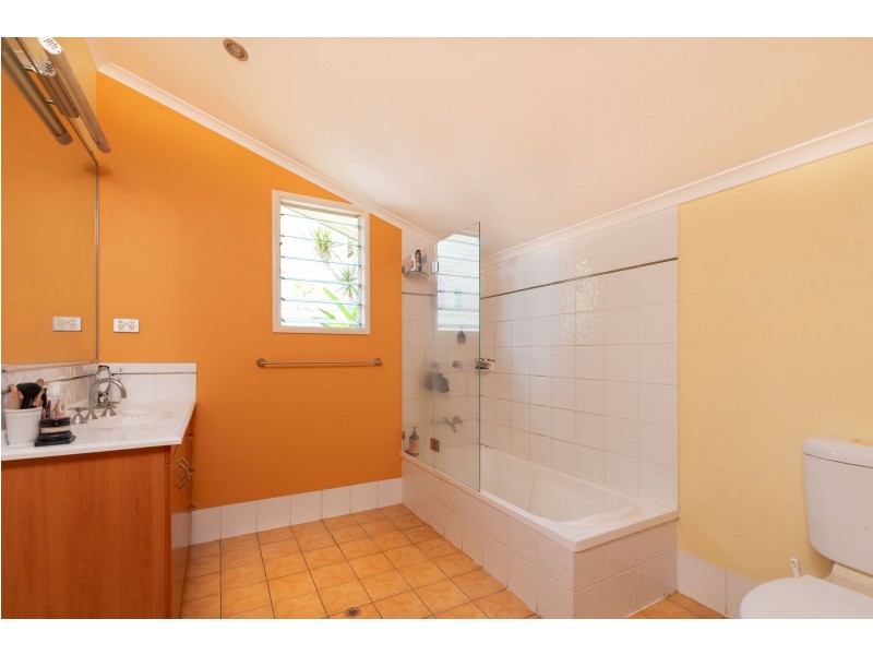 351 McLeod Street, Cairns North QLD 4870