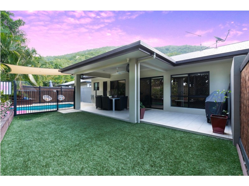 1/4 Michelia Street, Palm Cove QLD 4879