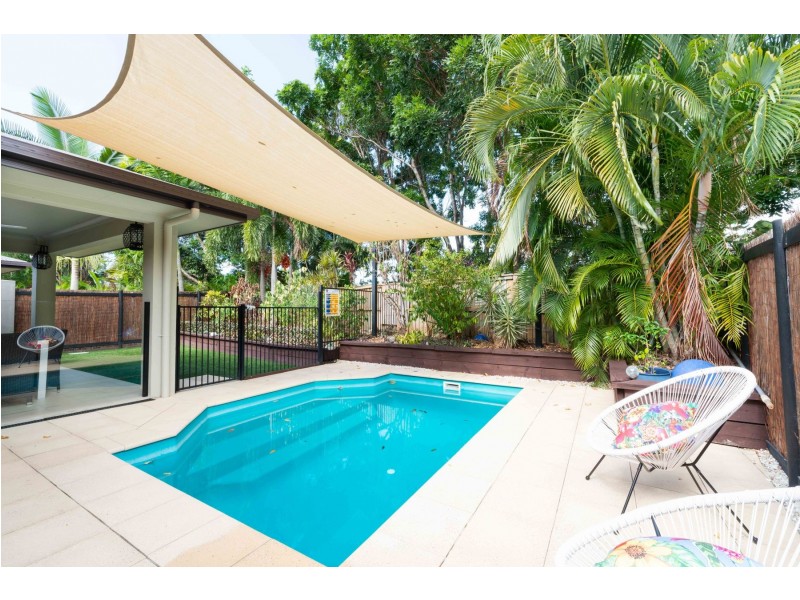 1/4 Michelia Street, Palm Cove QLD 4879