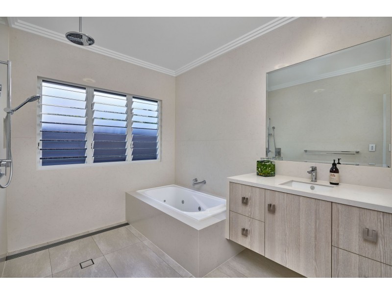12/136-166 Moore Road, Kewarra Beach QLD 4879