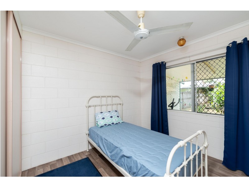 7 Tracey Close, Woree QLD 4868