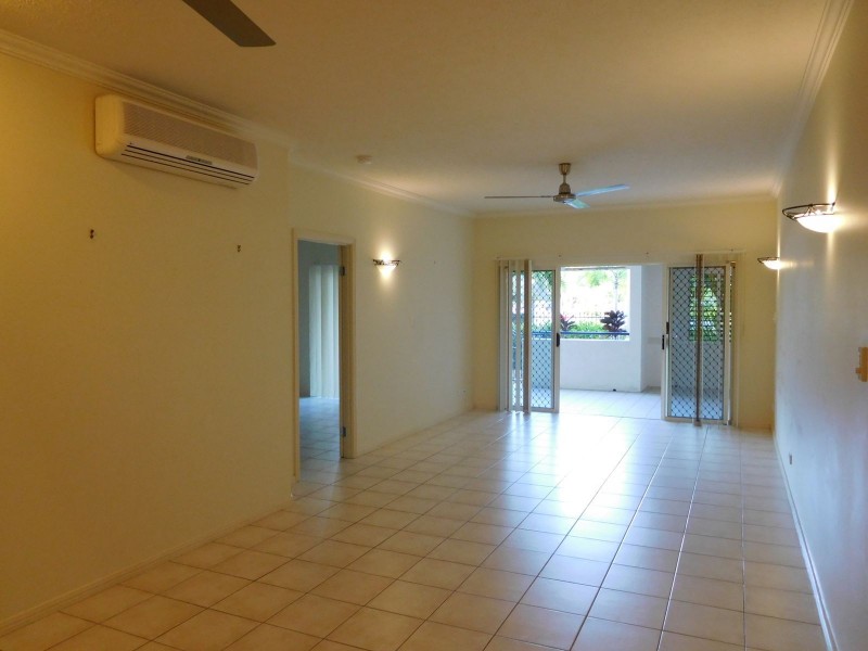 2/304-310 Lake Street, Cairns North QLD 4870
