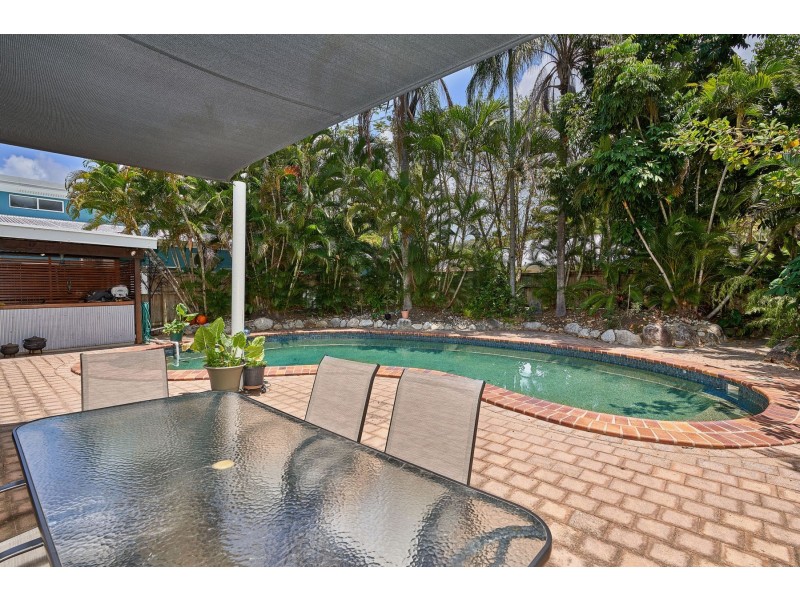 5 Upolu Esplanade, Clifton Beach QLD 4879