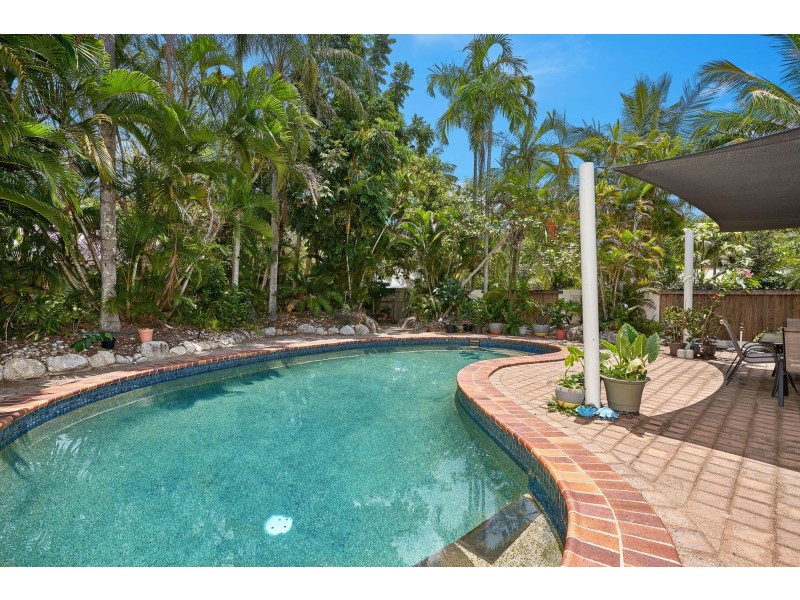 5 Upolu Esplanade, Clifton Beach QLD 4879