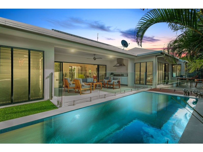 7 Sennfeld Close, Palm Cove QLD 4879