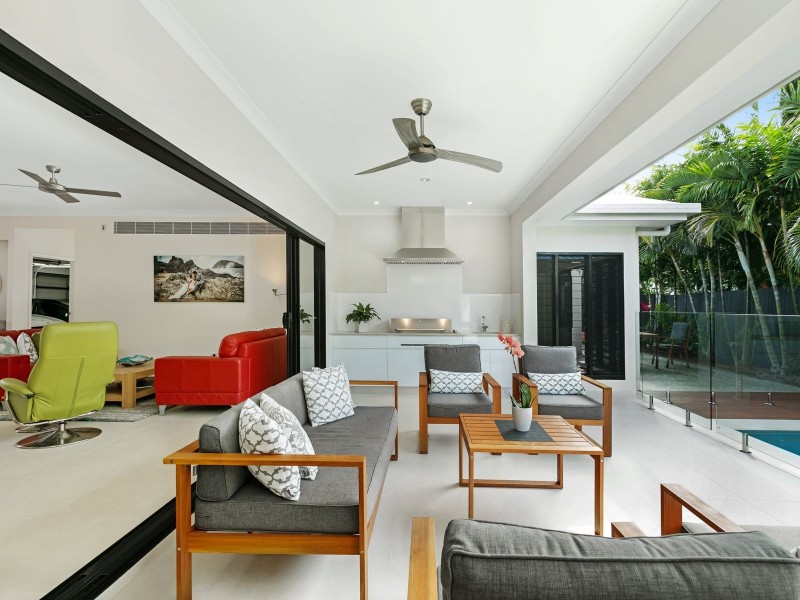 7 Sennfeld Close, Palm Cove QLD 4879