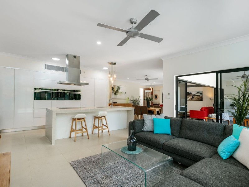 7 Sennfeld Close, Palm Cove QLD 4879