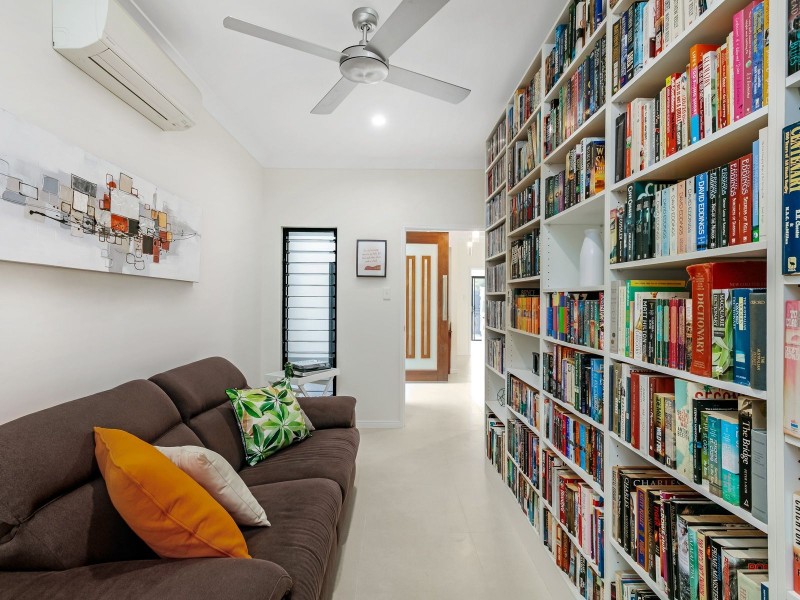 7 Sennfeld Close, Palm Cove QLD 4879