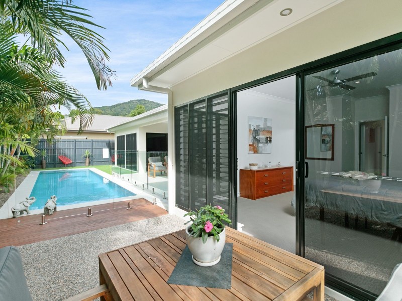 7 Sennfeld Close, Palm Cove QLD 4879