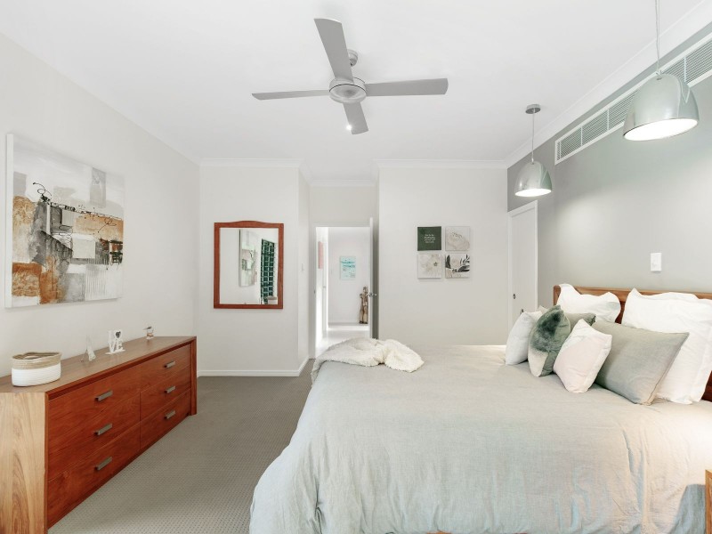 7 Sennfeld Close, Palm Cove QLD 4879