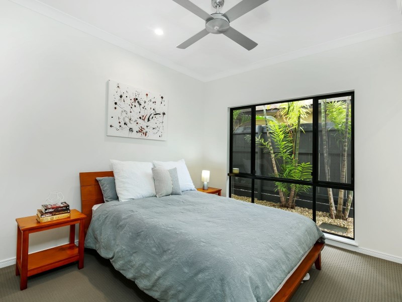 7 Sennfeld Close, Palm Cove QLD 4879