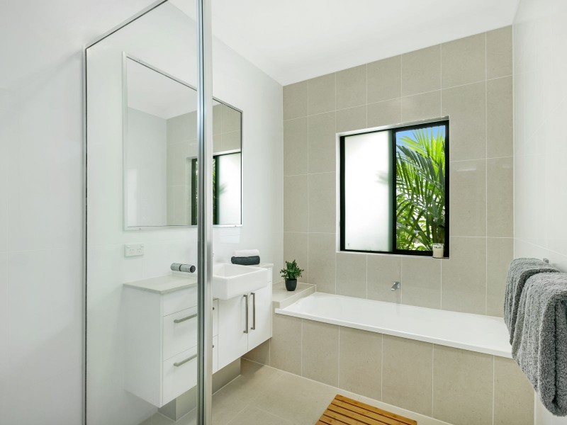 7 Sennfeld Close, Palm Cove QLD 4879