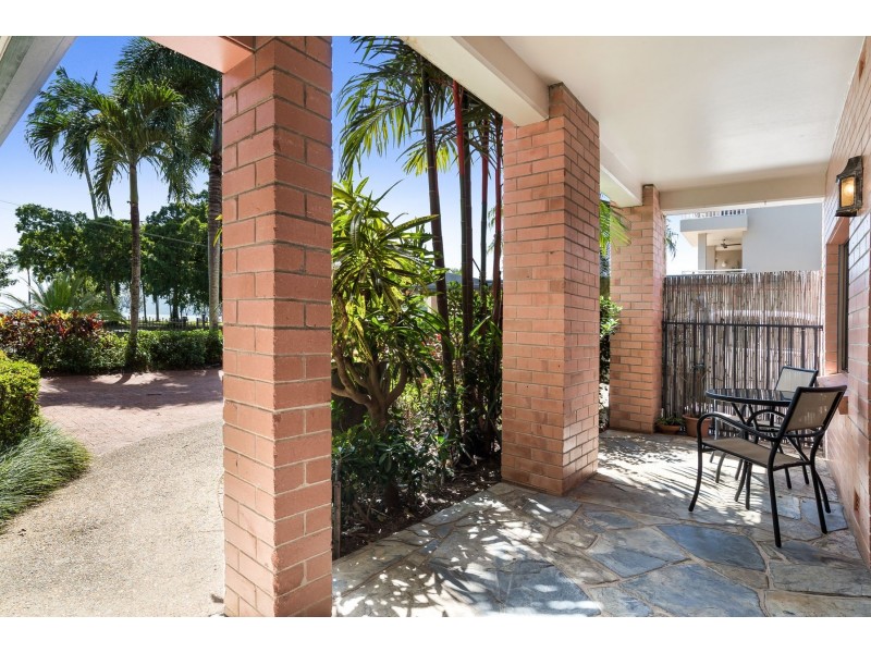 1/271-273 Esplanade, Cairns North QLD 4870